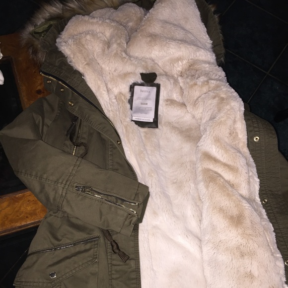 NWOT XS Parka With Faux Fur - Picture 4 of 7